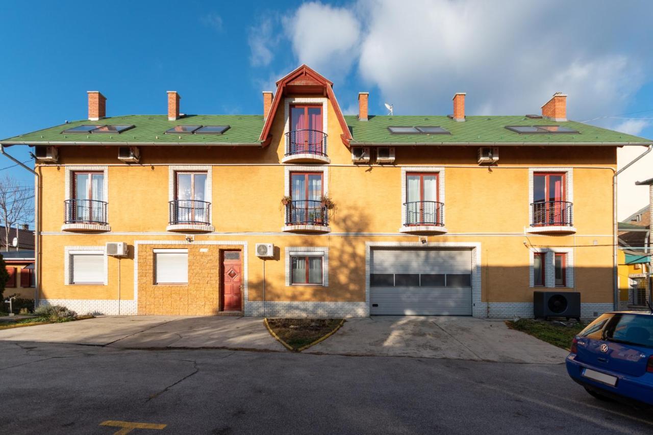 R Appartement Boedapest